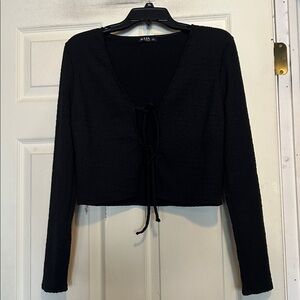 Julia by Love J Black Tie-Front Long Sleeve Crop Top Size Large